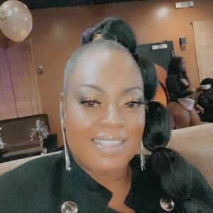 Meet your Posher, Aisha